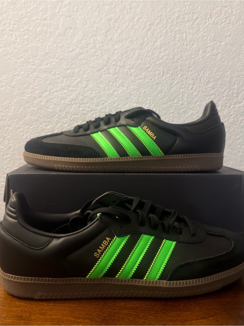 Adidas Samba OG 'Black Screaming Gum' JR0911 Size 11